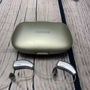 Phonak Wireless Battery Powered Hearing Aids, Model: Audeo V70-13, Needs Battery